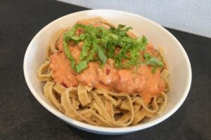 low carb pasta med pikantost