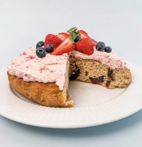 Grundkagebund med bærskum og chokolade..